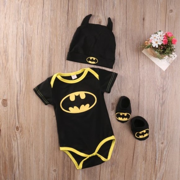 Batman baby toddler bodysuit hat socks set - Picture 6 of 6